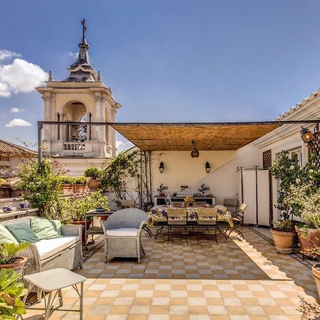 Apartmán Attic With Terrace Overlooking St Peter'S Basilica Řím Exteriér fotografie